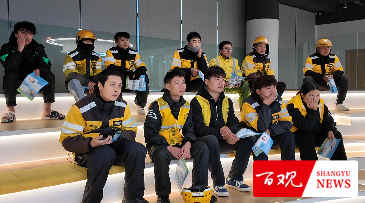 交警.jpg 交警.jpg